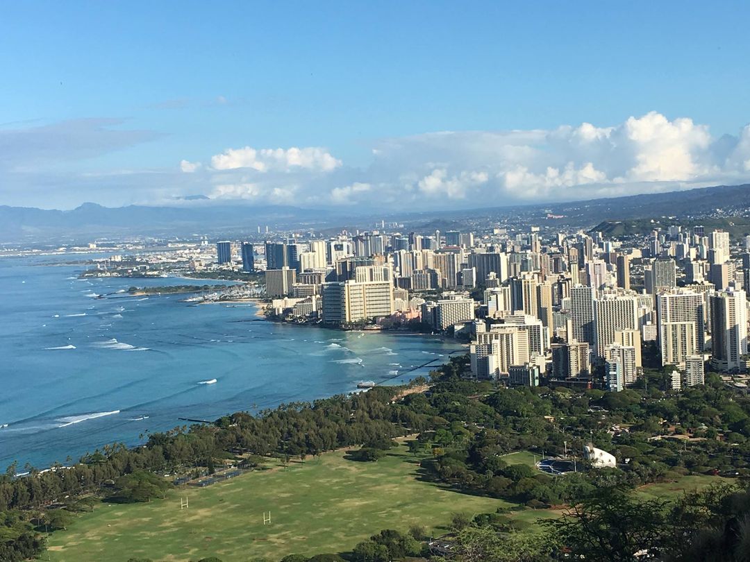 Two Sides of Oahu, Hawaii: A Guide to North Shore and South Shore Experiences